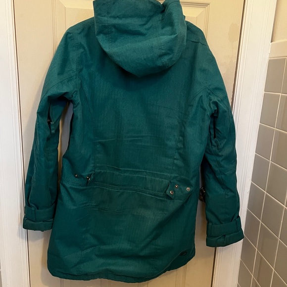 Gorgeous teal coat, will keep you warm up to 10 degrees. - Picture 4 of 4